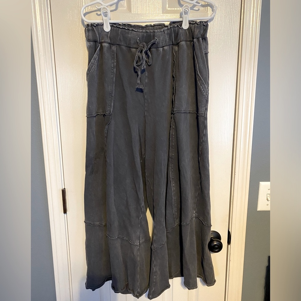 Easel pants
